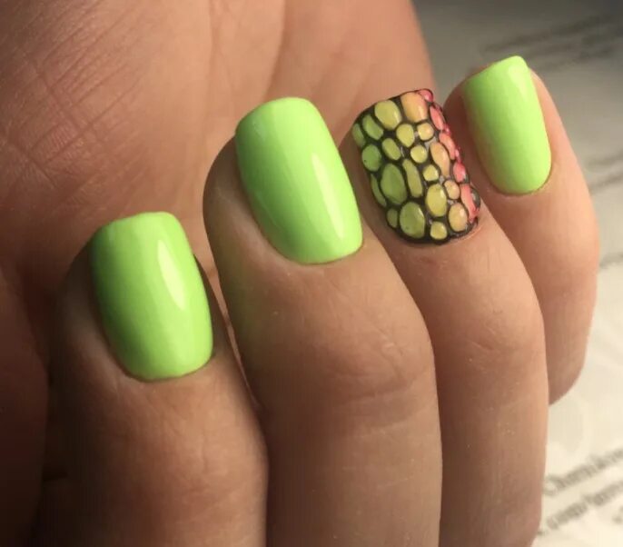 Ногти цвет лайм. Салатовые ногти. Дизайн ногтей лайм. Лаймовый френч маникюр. Маникюр с фруктами.