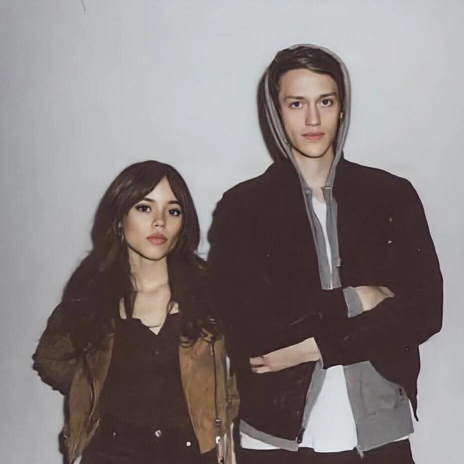 Ортега и перси хайнс. Ортега и перси хайнс. Ортега и перси хайнс. Ксавье уэнздей. Ортега и перси хайнс.