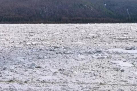 Якутск стоит на реке лена
