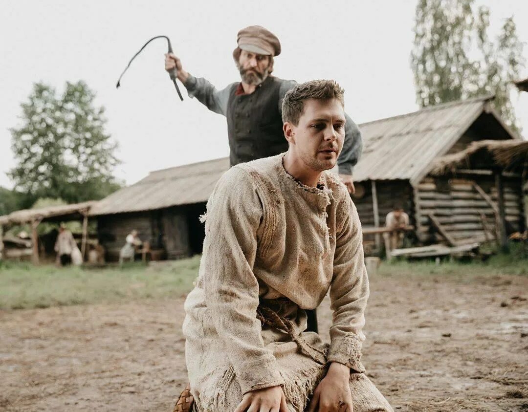 Холоп отзывы. Милош бикович холоп. милош бикович в фильме холоп фото. холоп 2019. милош бикович холоп кадры.