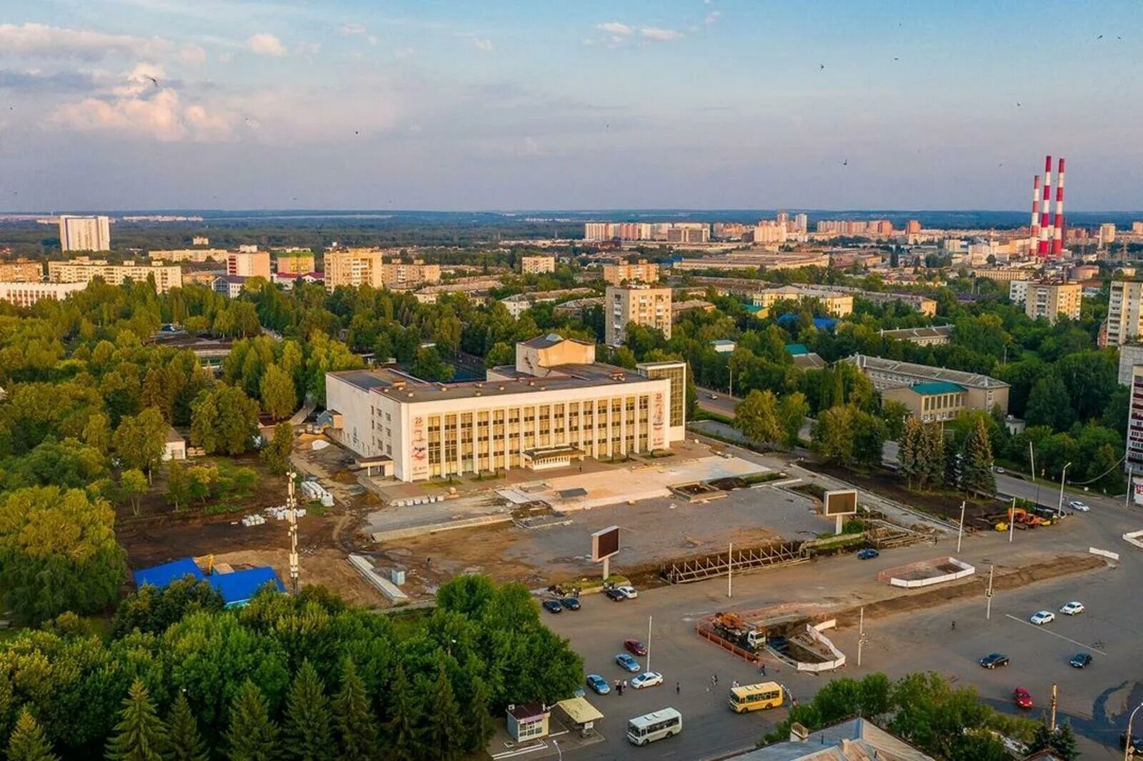 Ост умпо. Дворец Машиностроителей Уфа. УМПО дворец Моторостроителей. Парк в Черниковке Уфа. ДК УМПО Уфа.