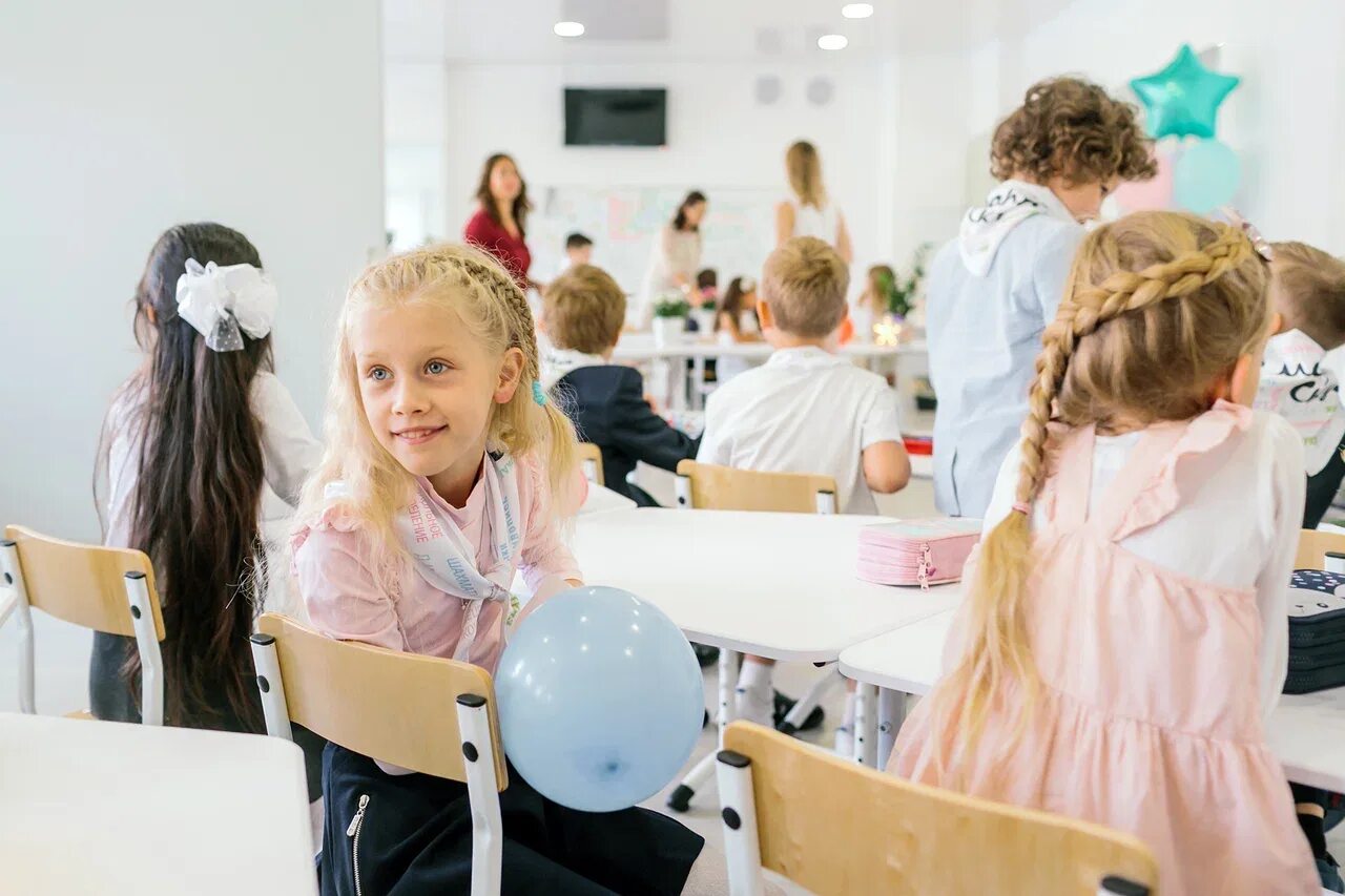 Частная школа smart school. Галахова скул. Идеи для наклеек бек то скул. Бэк ту скул 2020. Смарт скул коммунарка школа.