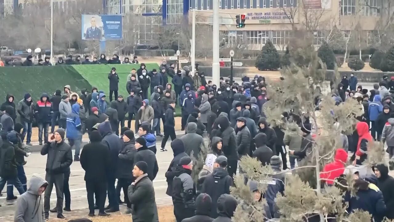 Митинги в Казахстане 2022. Митинг в Актау. Митинг Жанаозен 2022. Казахские протесты.