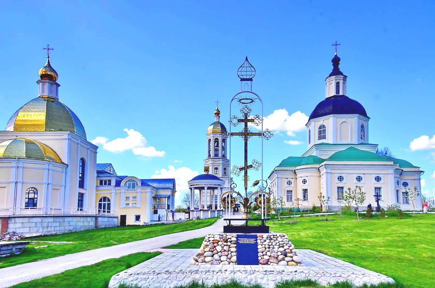 Сайт монастыря оптиной пустыни. Козельск оптина пустынь монастырь. Оптина пустынь шамордино клыково. Козельск оптина пустынь монастырь. Г козельск монастырь оптина пустынь.