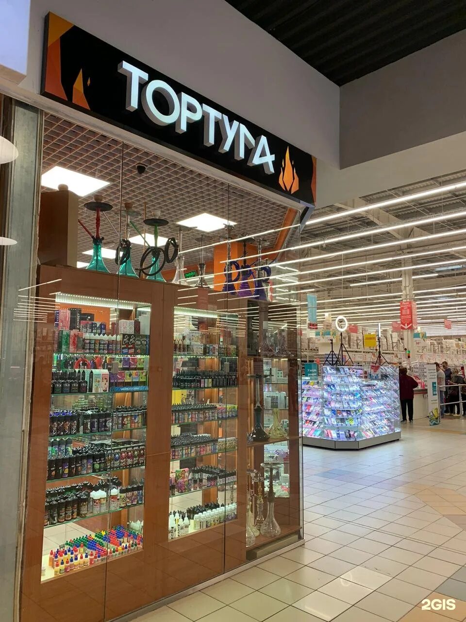 спортмастер мега дыбенко. магазины одежды в космопорте самара. тц космопорт. космопорт самара магазины. трц космопорт самара.