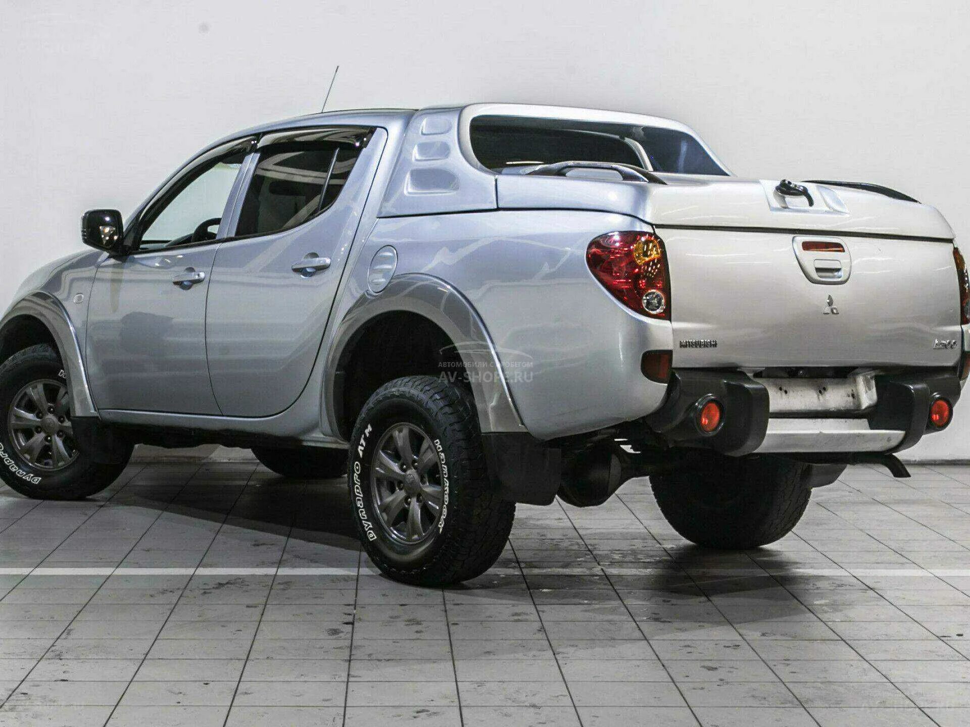 Mitsubishi l200 2.5. Митсубиси l200 2010. Мицубиси л200 2010. Митсубиси л200 2008.