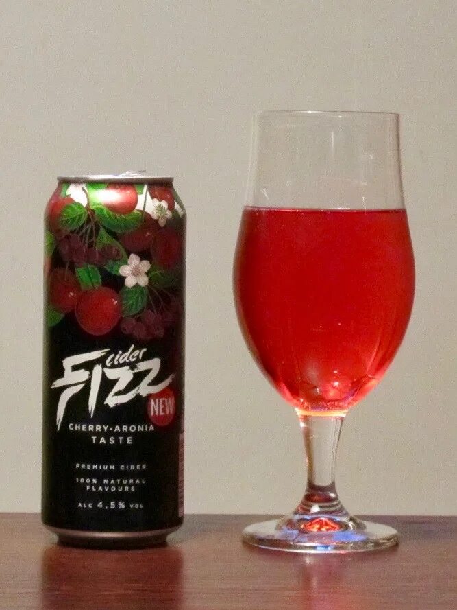 Физз вишня это. Сидр fizz вишневый. fizz вишня. aronia сидр. fizzy вишня.