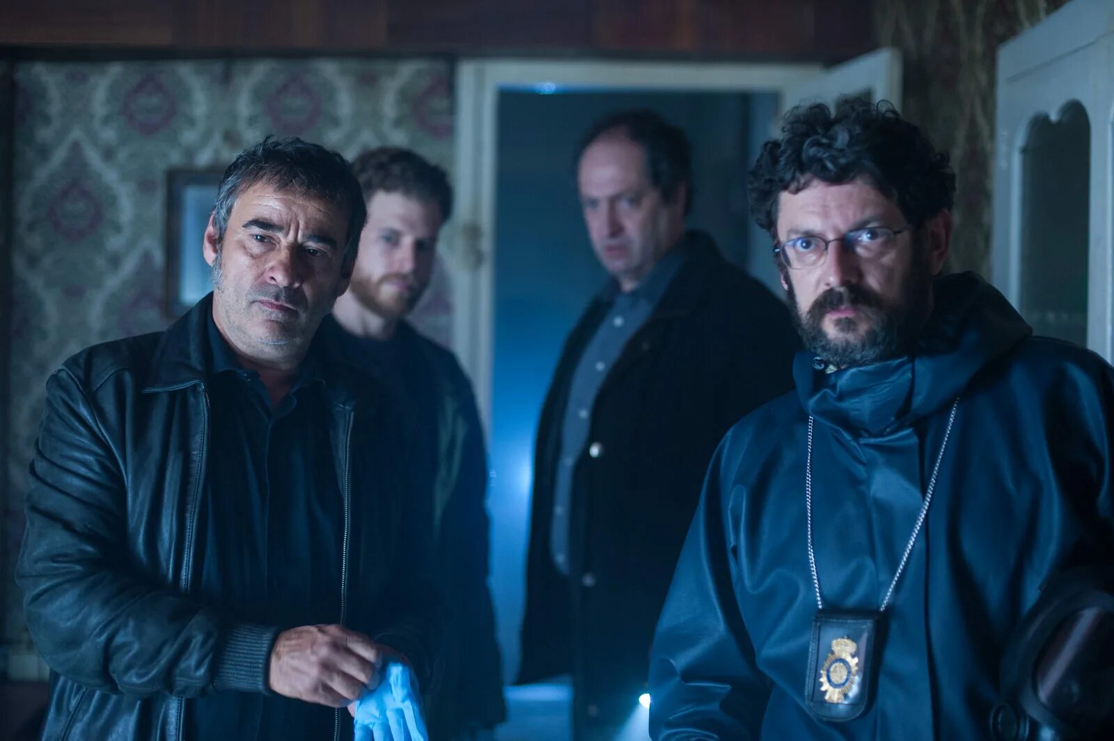 зона фильмы. зона программа. приложение zona фильмы. энтони маки смертельная зона. зона 8 фильм.