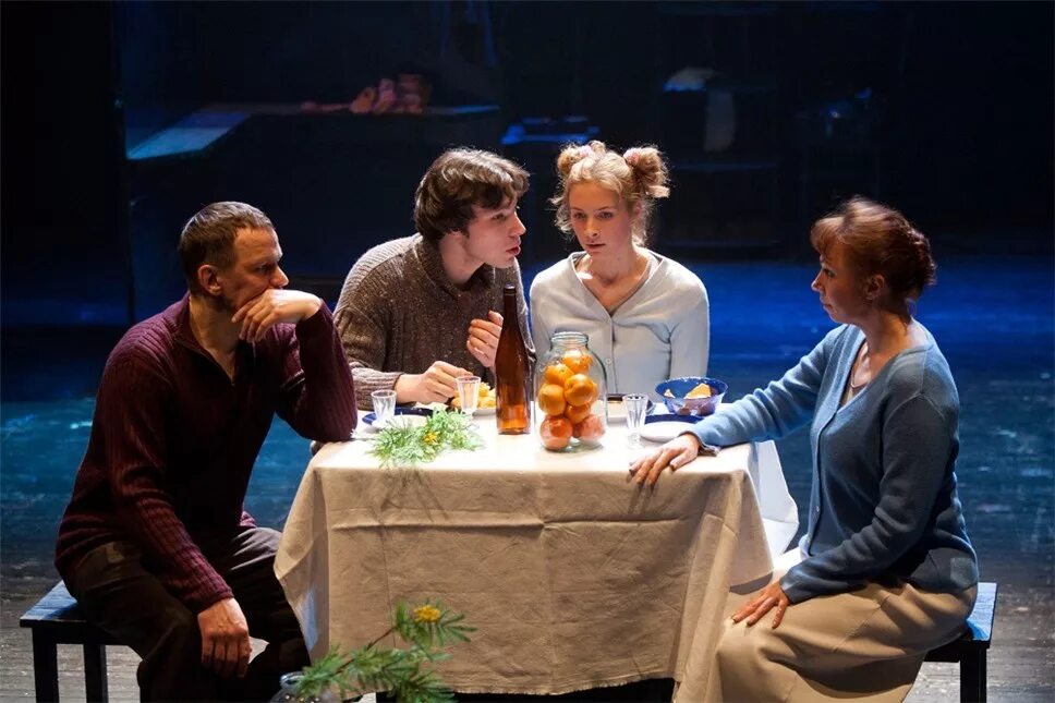 Пять вечеров спектакль молодежный театр. Звериные истории дон нигро спектакль. Молодежный на фонтанке репертуар. Молодёжный театр на фонтанке спектакли. Молодёжный театр на фонтанке.