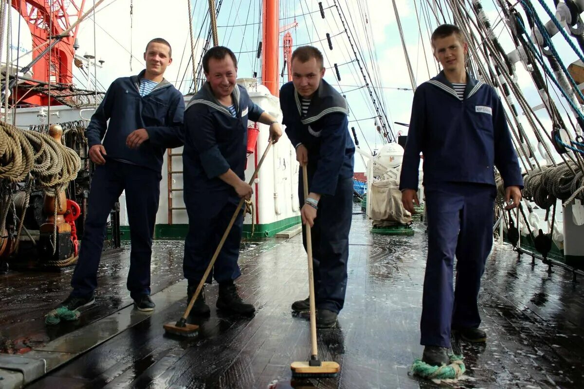 Как устроиться моряком на судно