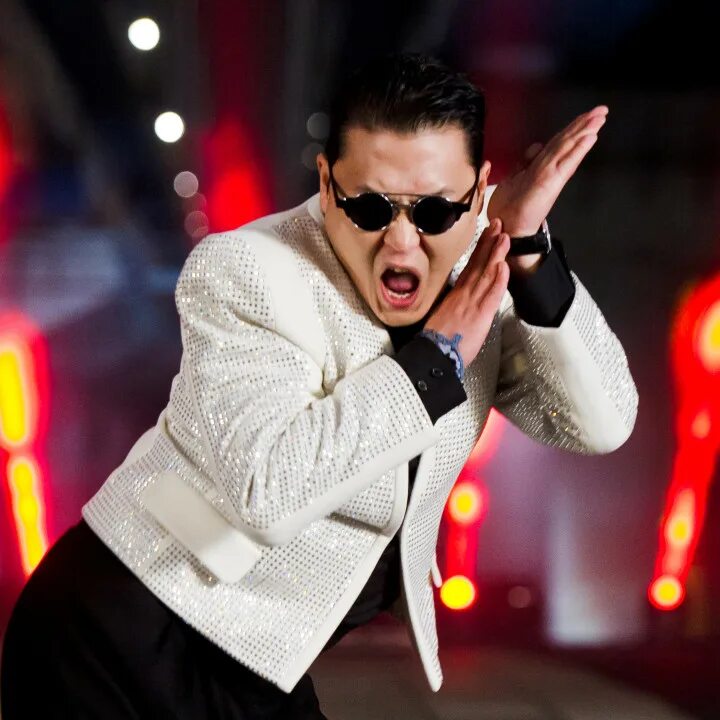 Psy корейский исполнитель. Кореец псай. Пак чжэ сан psy. Psy 2020 певец. Psy певец 2022.