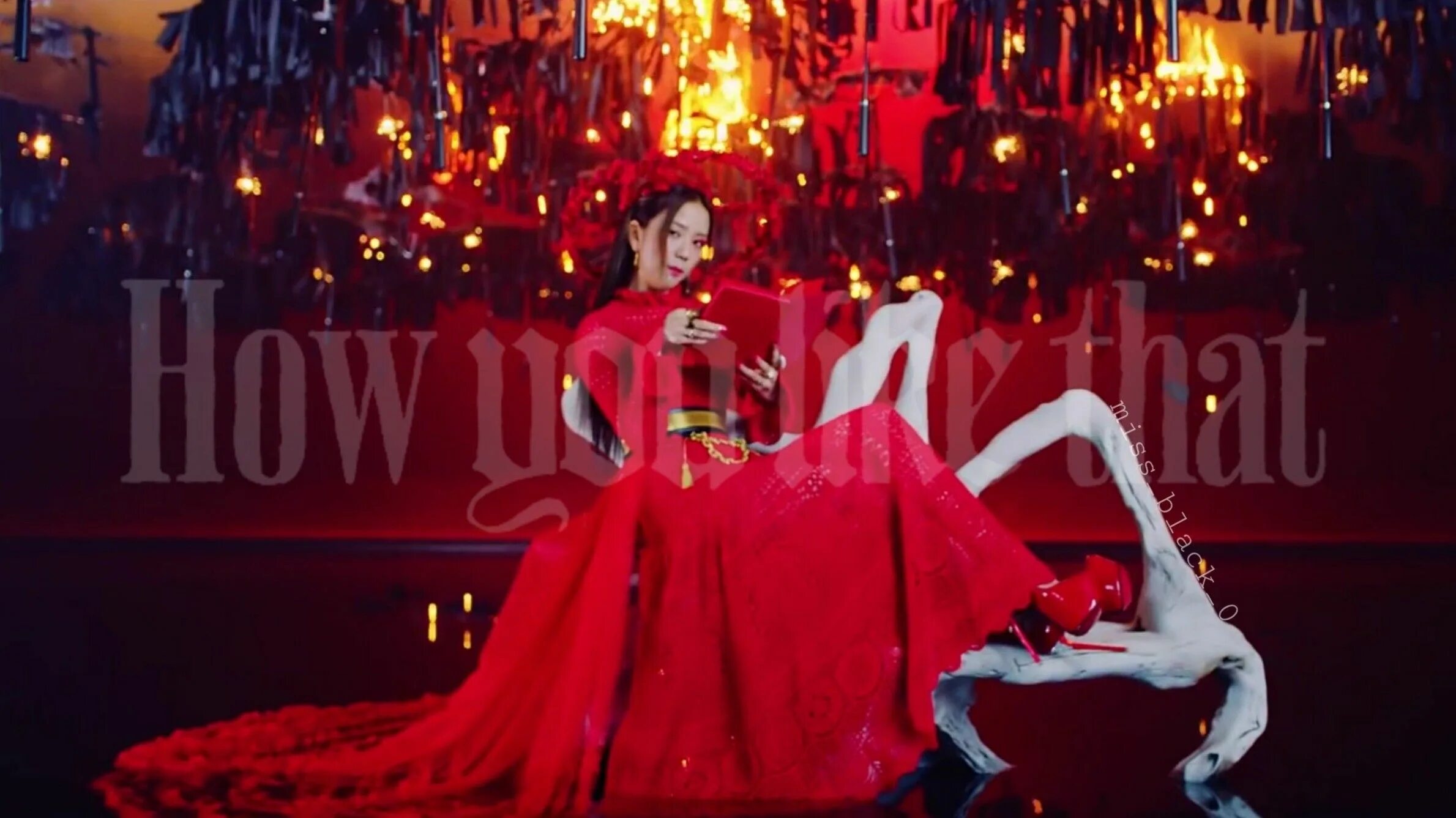 How like that live. Блэк пинк в красном. blackpink jennie 2025 hylt. блэк пинк how you like that jisoo. джису из клипа how you like that.