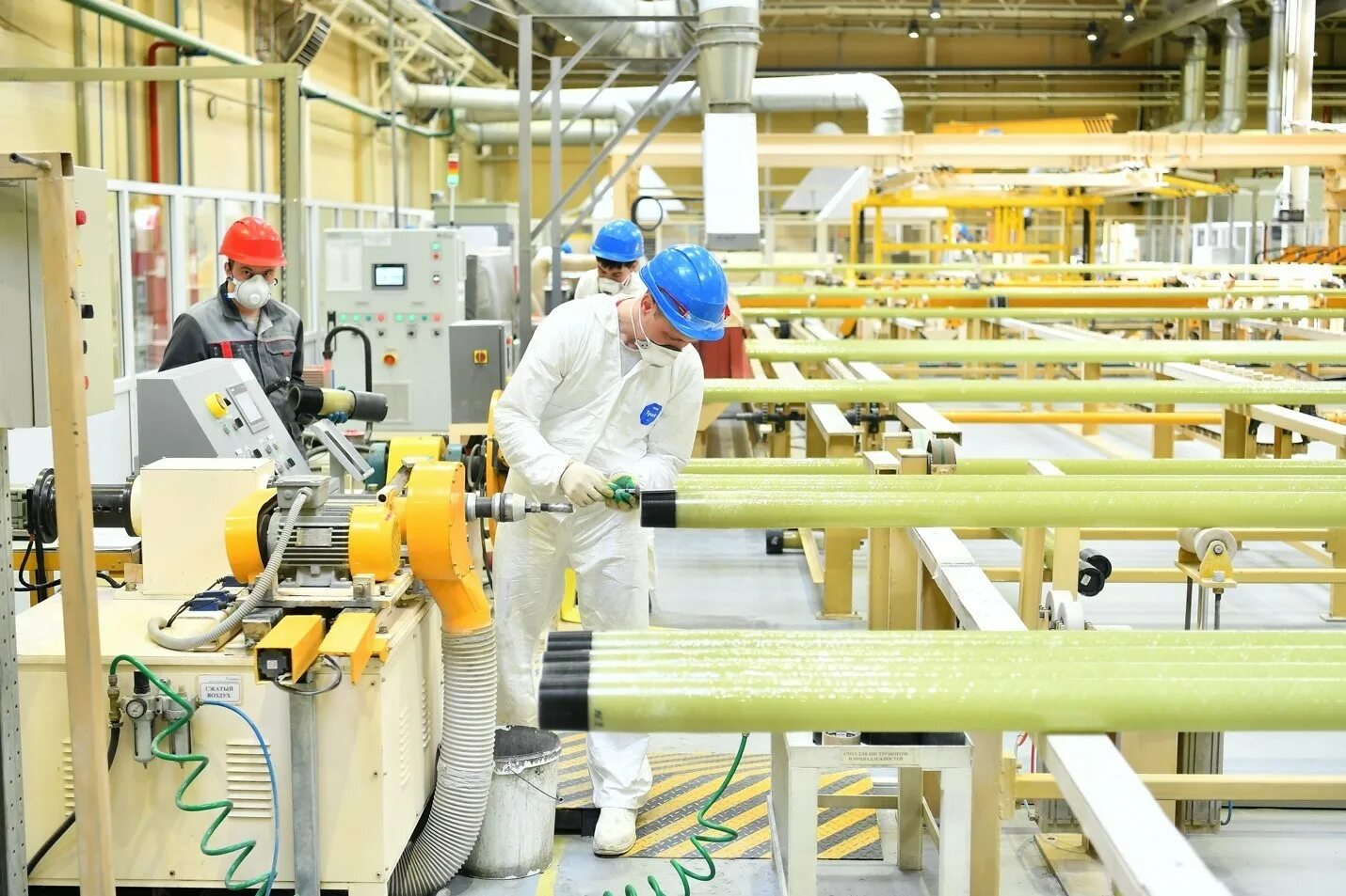 Елабуга татнефть. Татнефть пресскомпозит елабуга. татнефть пресскомпозит бавлы. татнефть пресскомпозит трубы. цех композитных материалов.