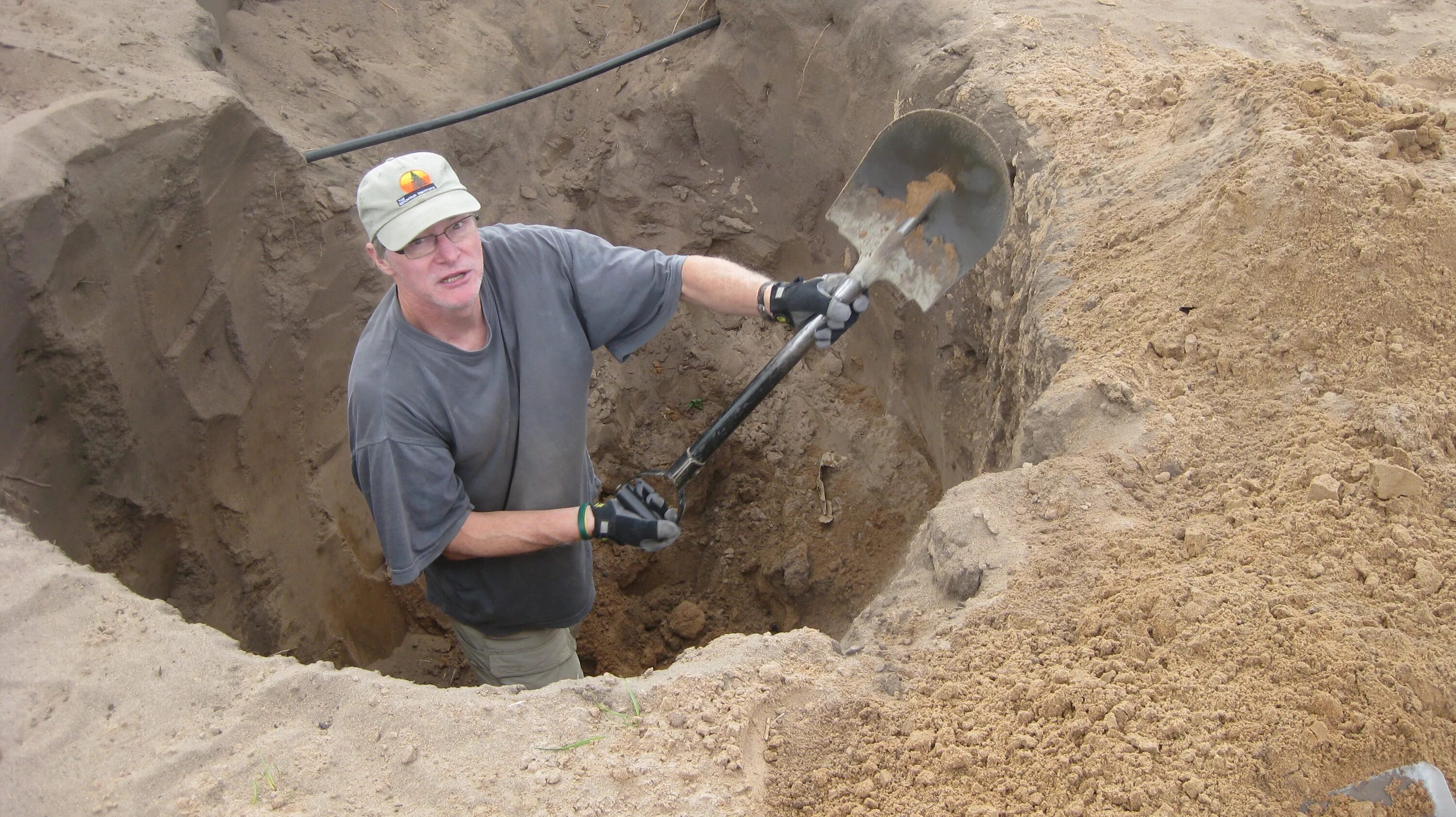 Digging глагол. Digging a hole. The dig. Digging a Pit. Тяжелая работа.