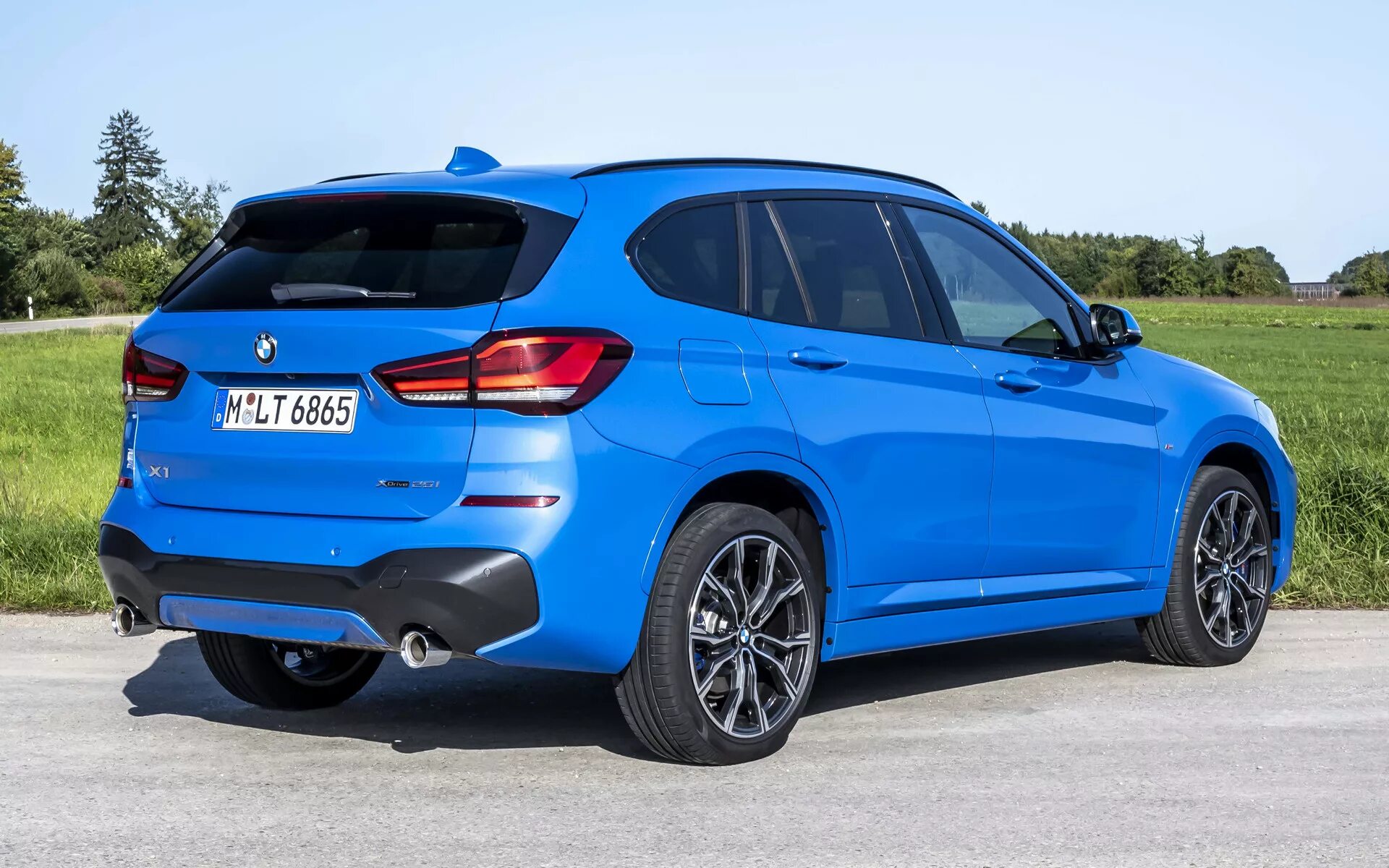 Bmw x1 m. BMW x1 m Sport 2019. BMW x1 2020 m Sport. BMW x1 2021. БМВ x1 m Sport 2021.