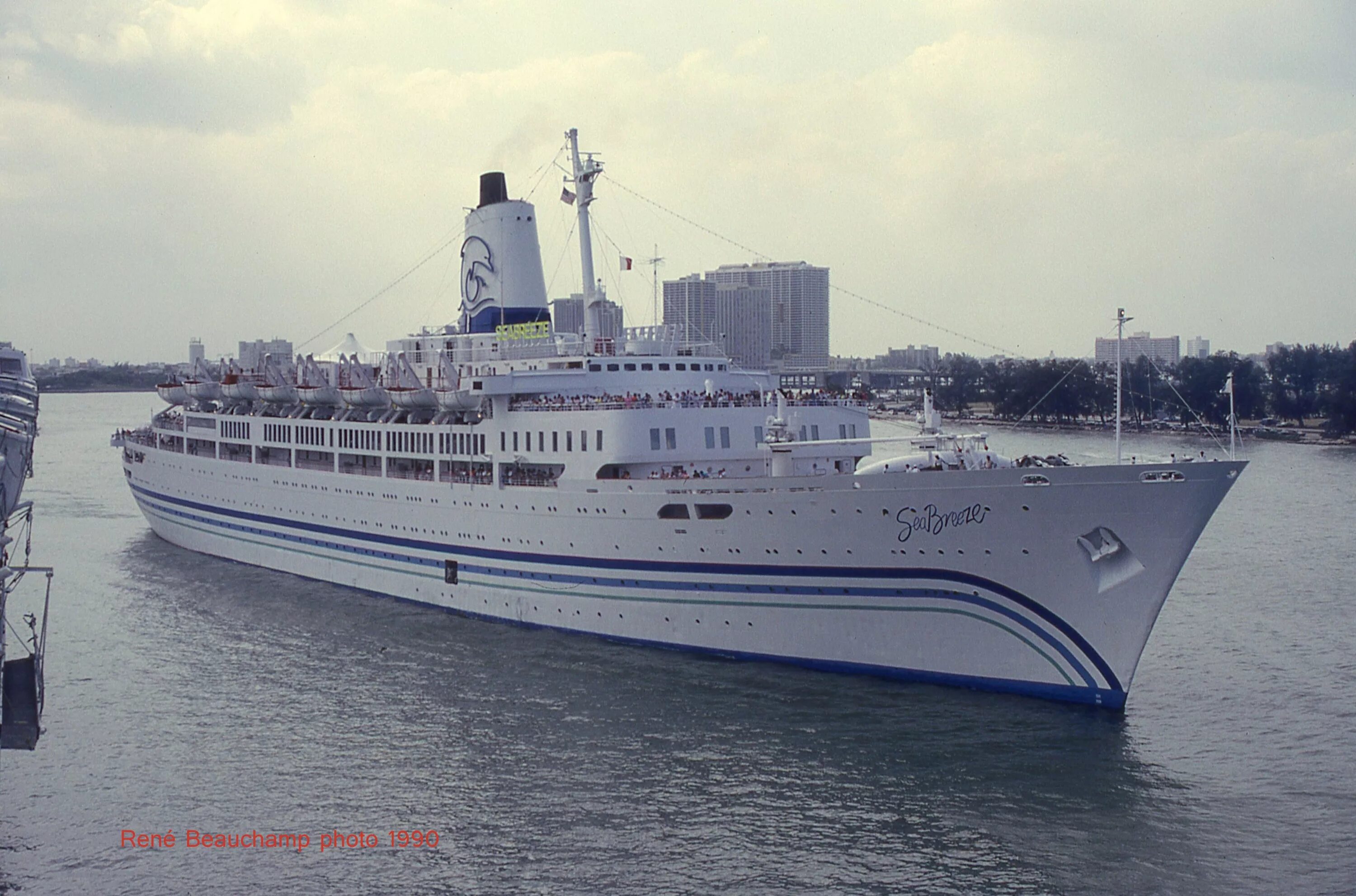 Сс море. SS Seabreeze. Майами 1990. Круизный лайнер Дельфин. Теплоход Бриз.