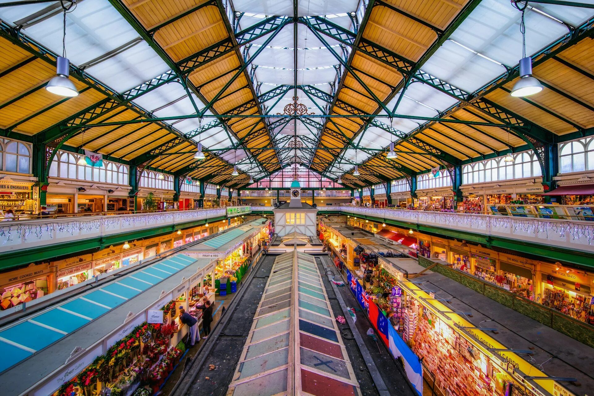 Wales market. Зимняя ярмарка. Кардифф - крупнейший медиа центр. Уэльс кардифф. Уэльс cardiff.