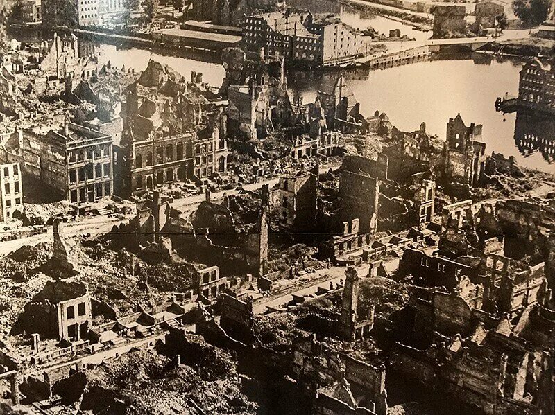 Город Данциг после второй мировой войны. Данциг Гданьск после войны. Гданьск разрушения 1945. Варшава 1945.