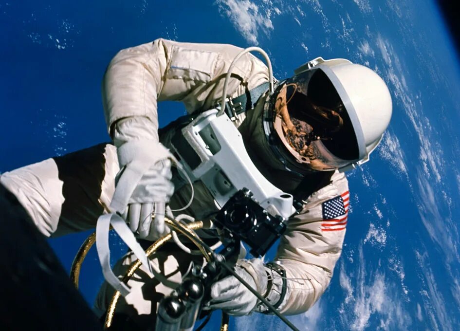 как снимали выход в открытый космос.