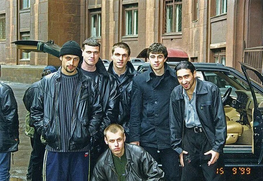 Брат образ. Сергей Бодров 90е. Брат 2 Салтыкова клевая. Брат 2 1999. Балабанов бумер хулиганы.