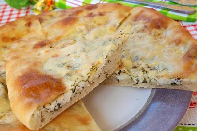 Хачапури нарта адыгейским сыром. Хачапури по адыгейски. Хачапури с адыгейским. Хачапури с сулугуни и адыгейским сыром. Сыр адыгейский для хачапури.