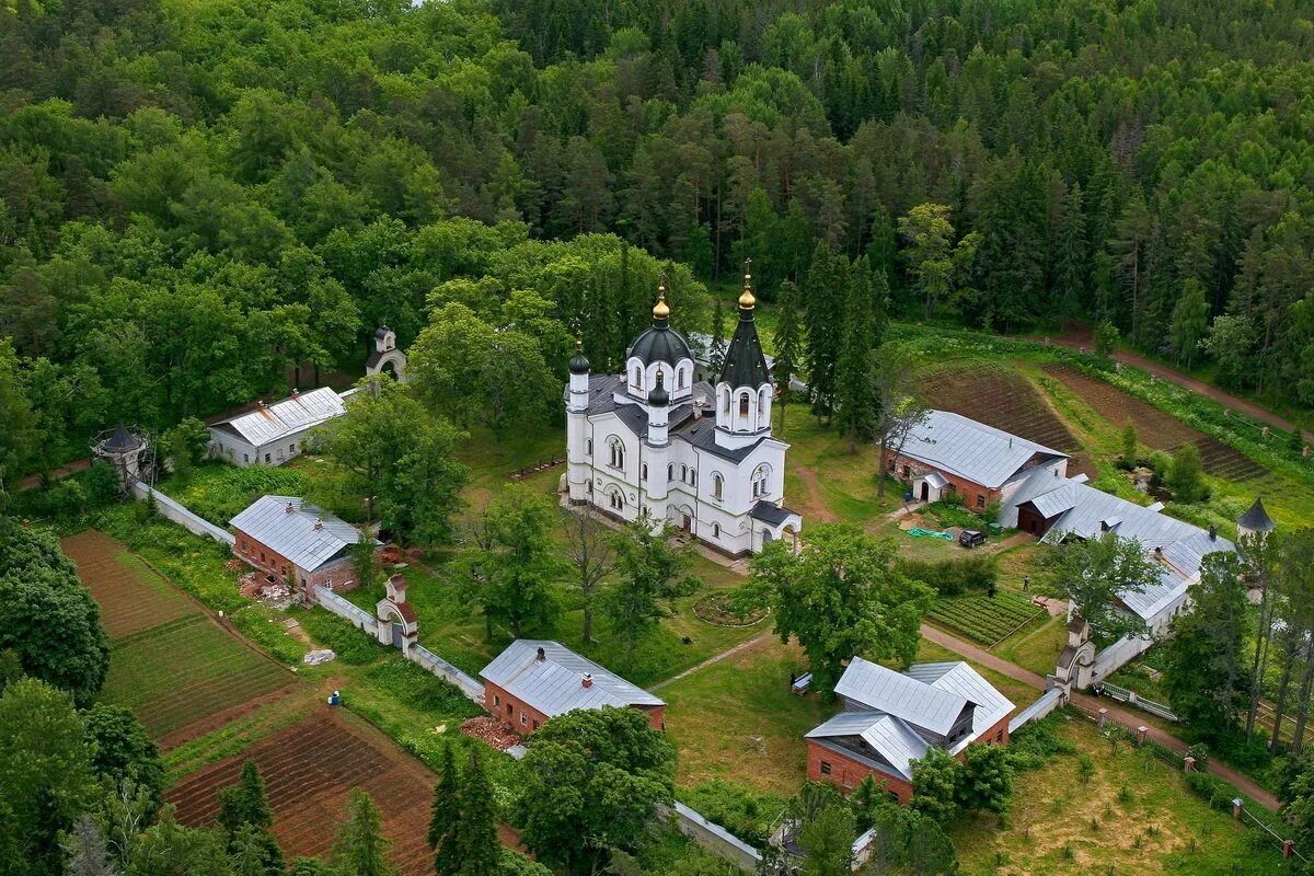 Валаамский монастырь православные монастыри. Скит всех святых Валаамского монастыря. Остров Валаам скит всех святых. Всехсвятский скит Валаамского монастыря. Карелия остров Валаам монастырь.