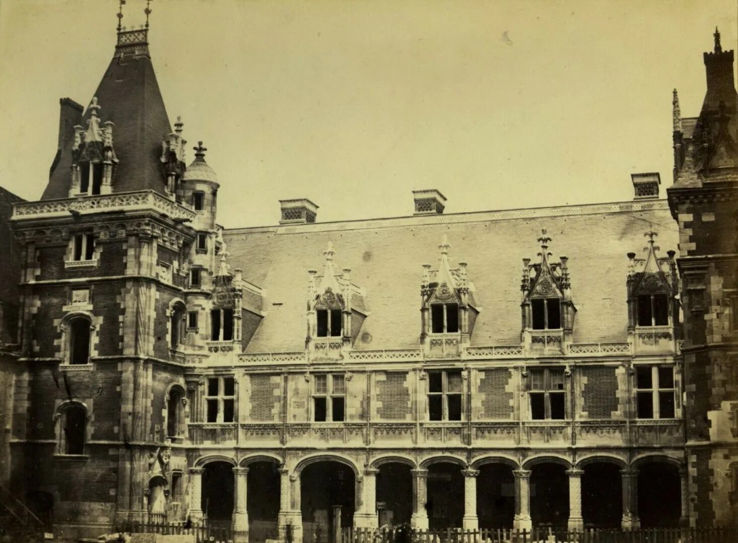 Город лион франция средневековье. Франция 1870 год париж. Париж мост 1855. Париж 1860 год. Франция 19 века.