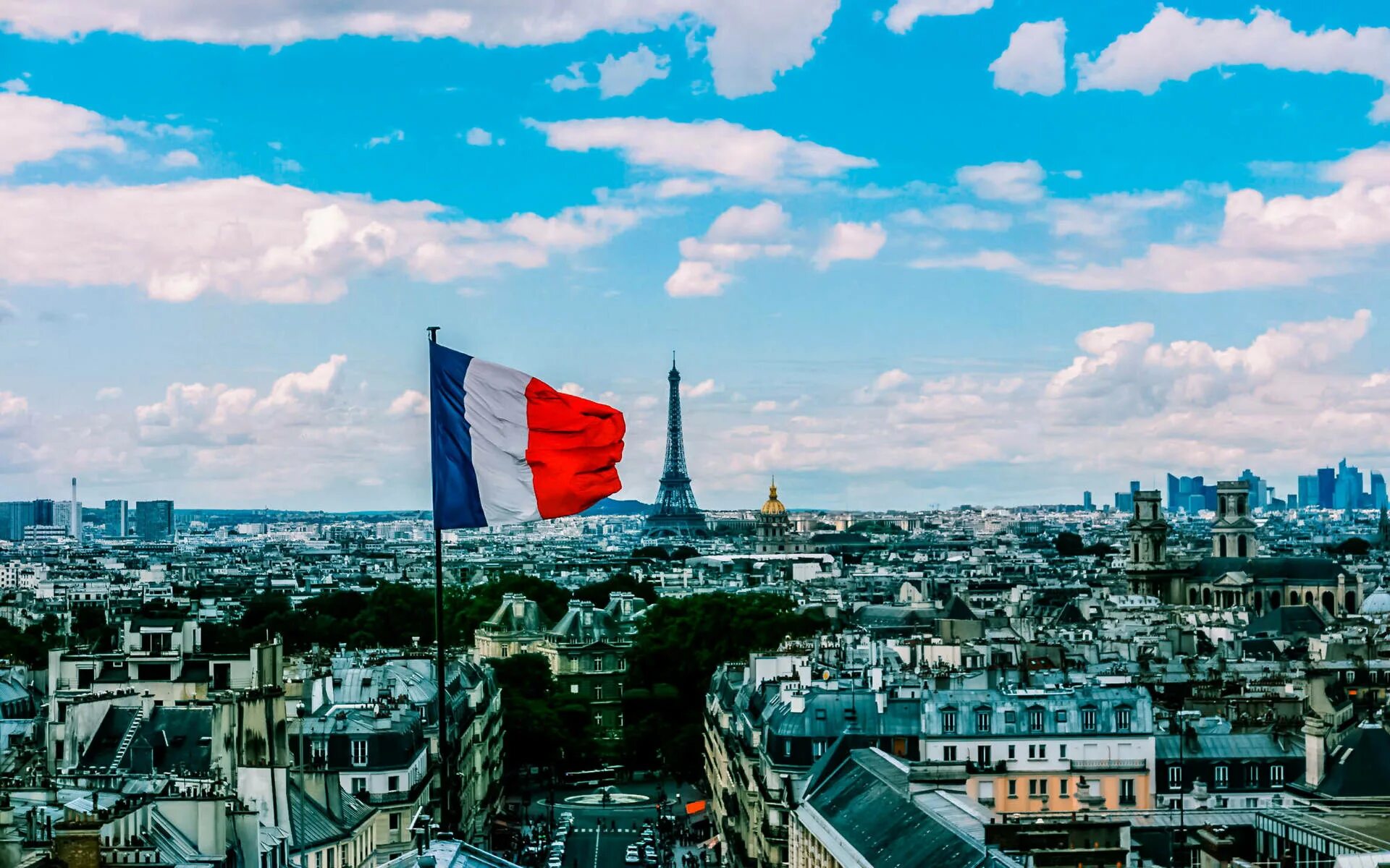 Франция изменилась. Флаг Франции. Флаг Парижа. Фотография флага Франции. Франция столица флаг.