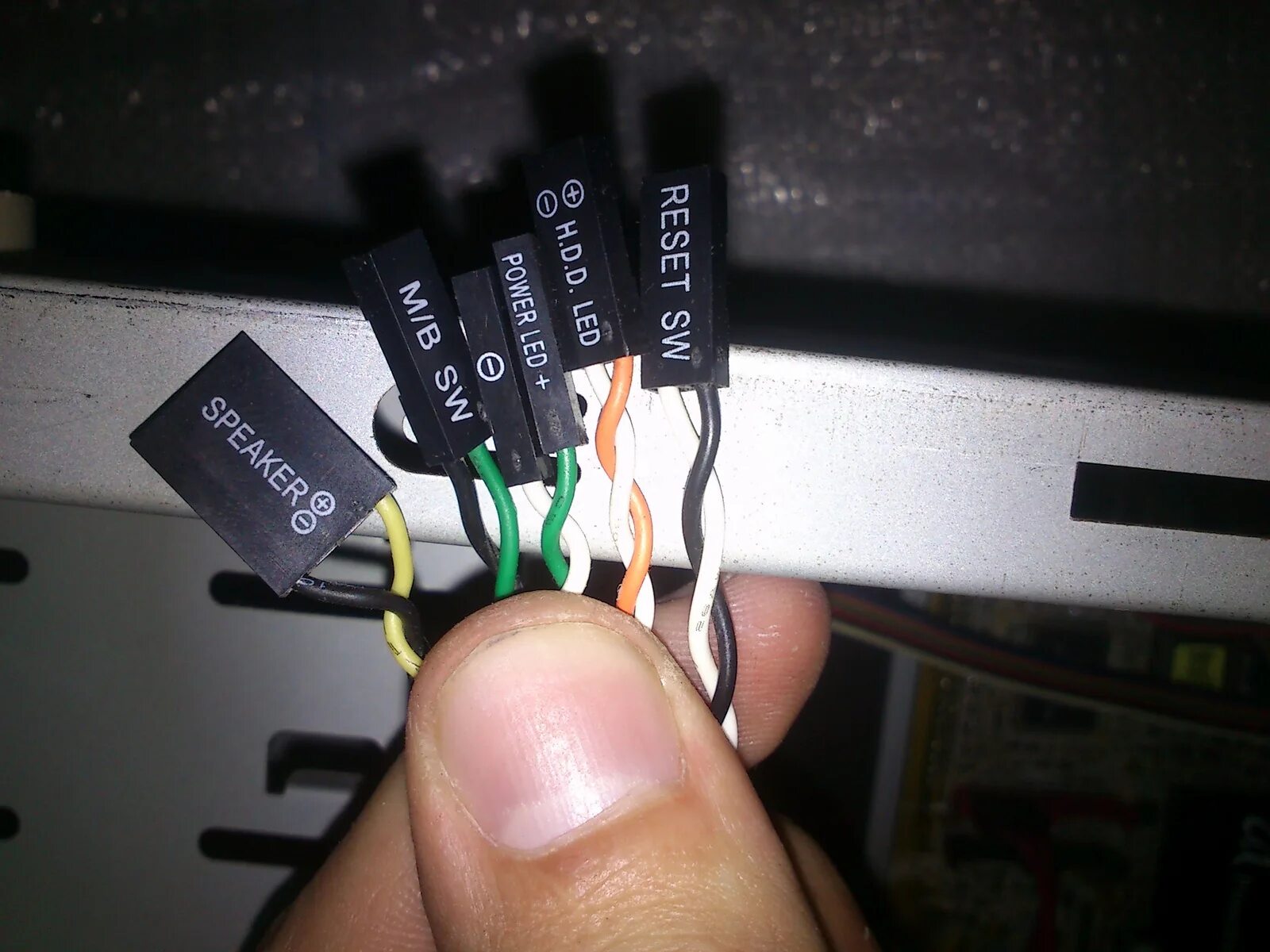 Reset sw на материнской плате. Power sw power led hdd led материнская плата. Материнская плата гигабайт шнур power sw. Power sw reset sw hdd led power led. Подключение reset sw power sw hdd led.