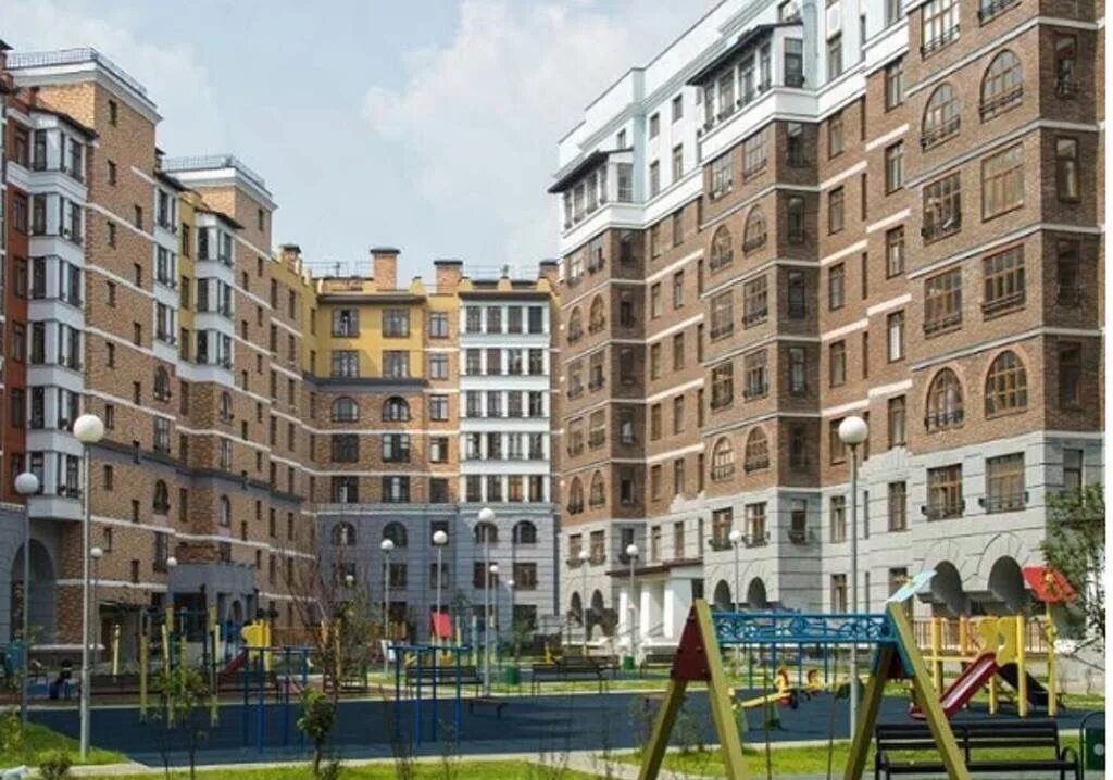 Пятницкие кварталы снять. Пятницкие кварталы пруд. Пятницкие кварталы снять. Пятницкие кварталы таунхаусы. Жк город набережных химки.
