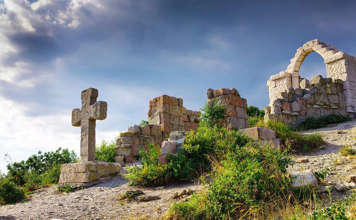 Экскурсия грозовые ворота. Экскурсия грозовые ворота. Экскурсия грозовые ворота. Алупка грозовые ворота. Место грозовые ворота геленджик.
