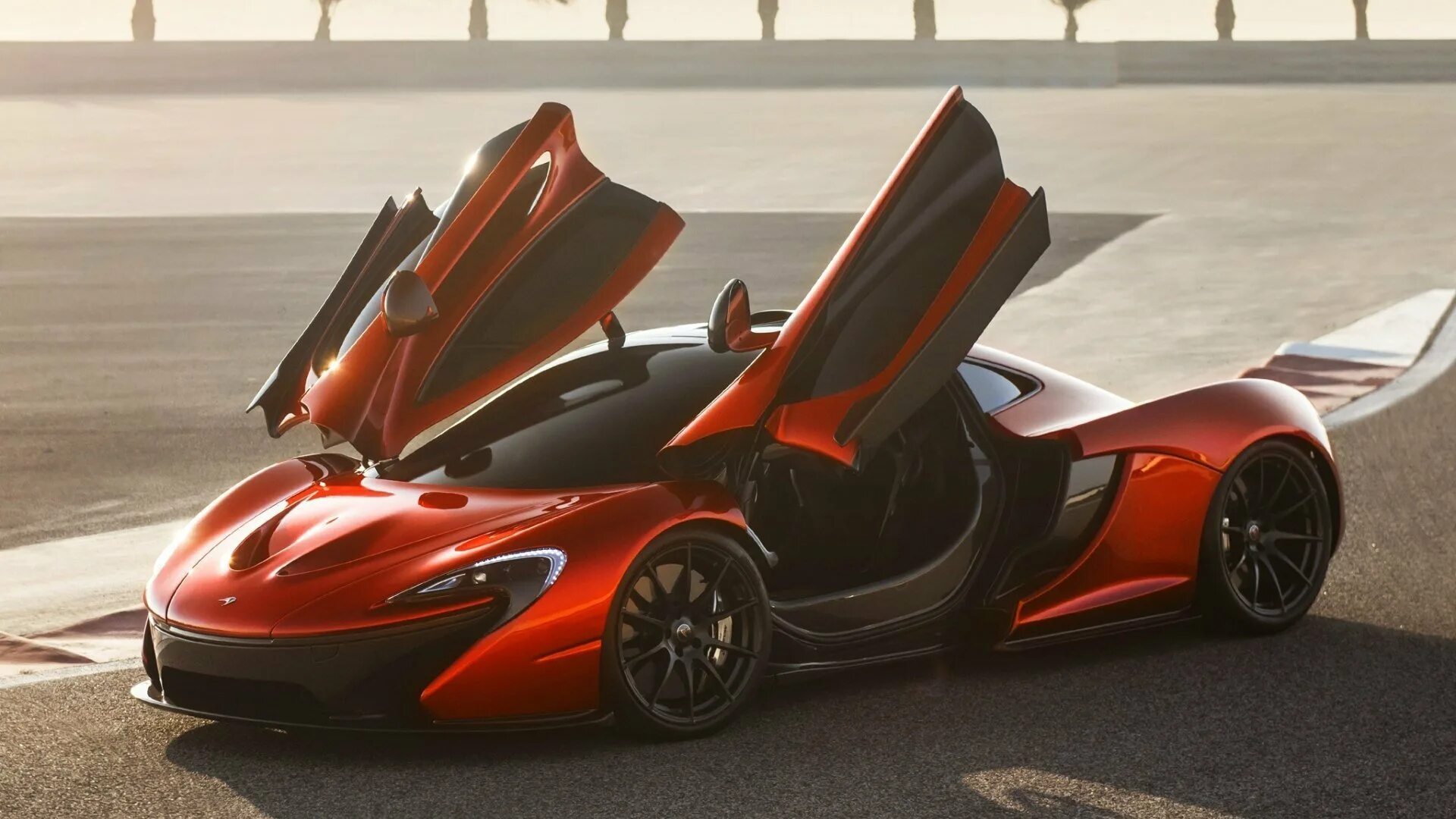 Машина mclaren. Машина MCLAREN p1. Макларен п1. Суперкар MCLAREN p1. MCLAREN p1 красный.