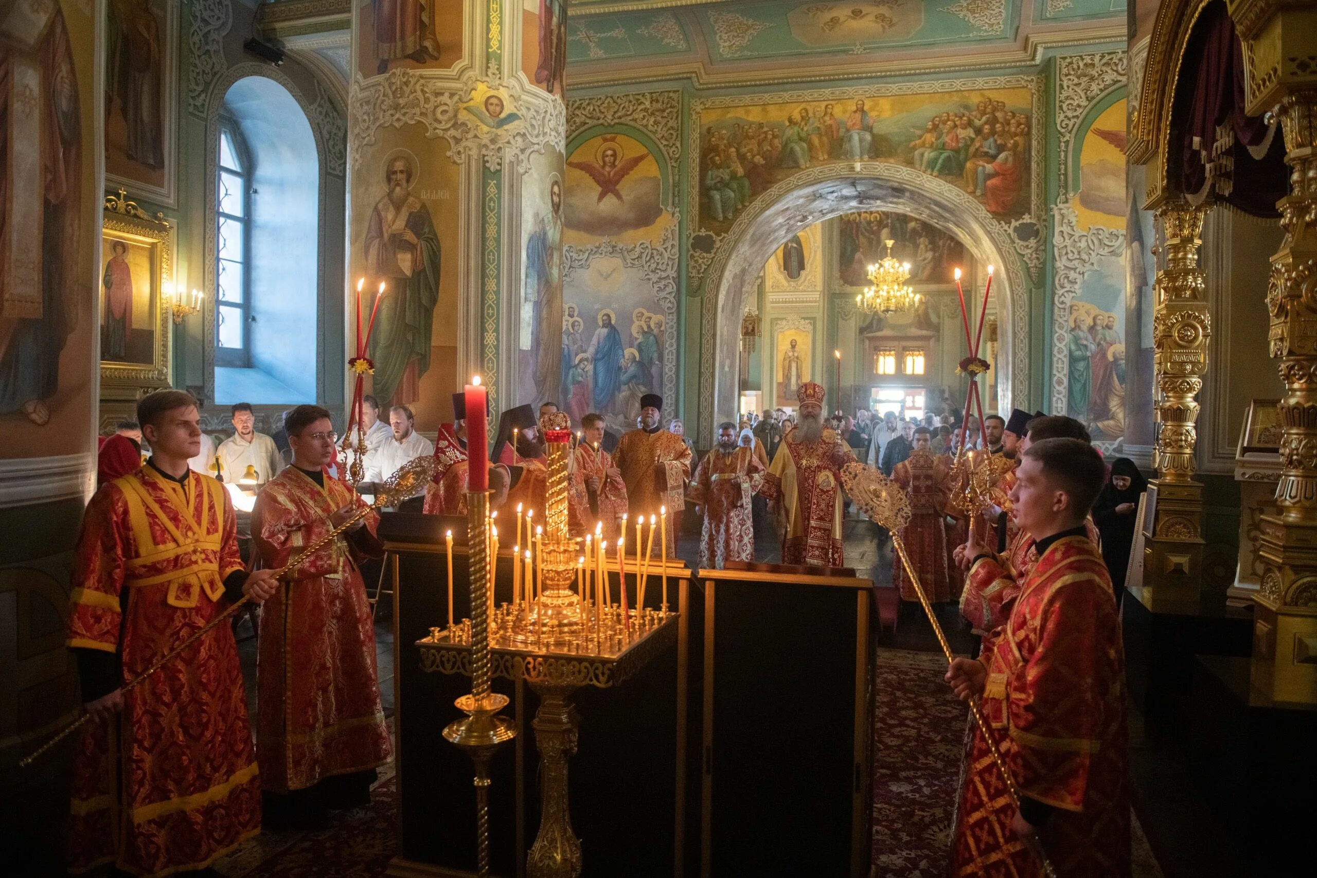 Православные праздники 24 г. Праздники христианства. Святыни в Казанском соборе Благовещения. Неделя святых жен мироносиц. Священные праздники христианства.