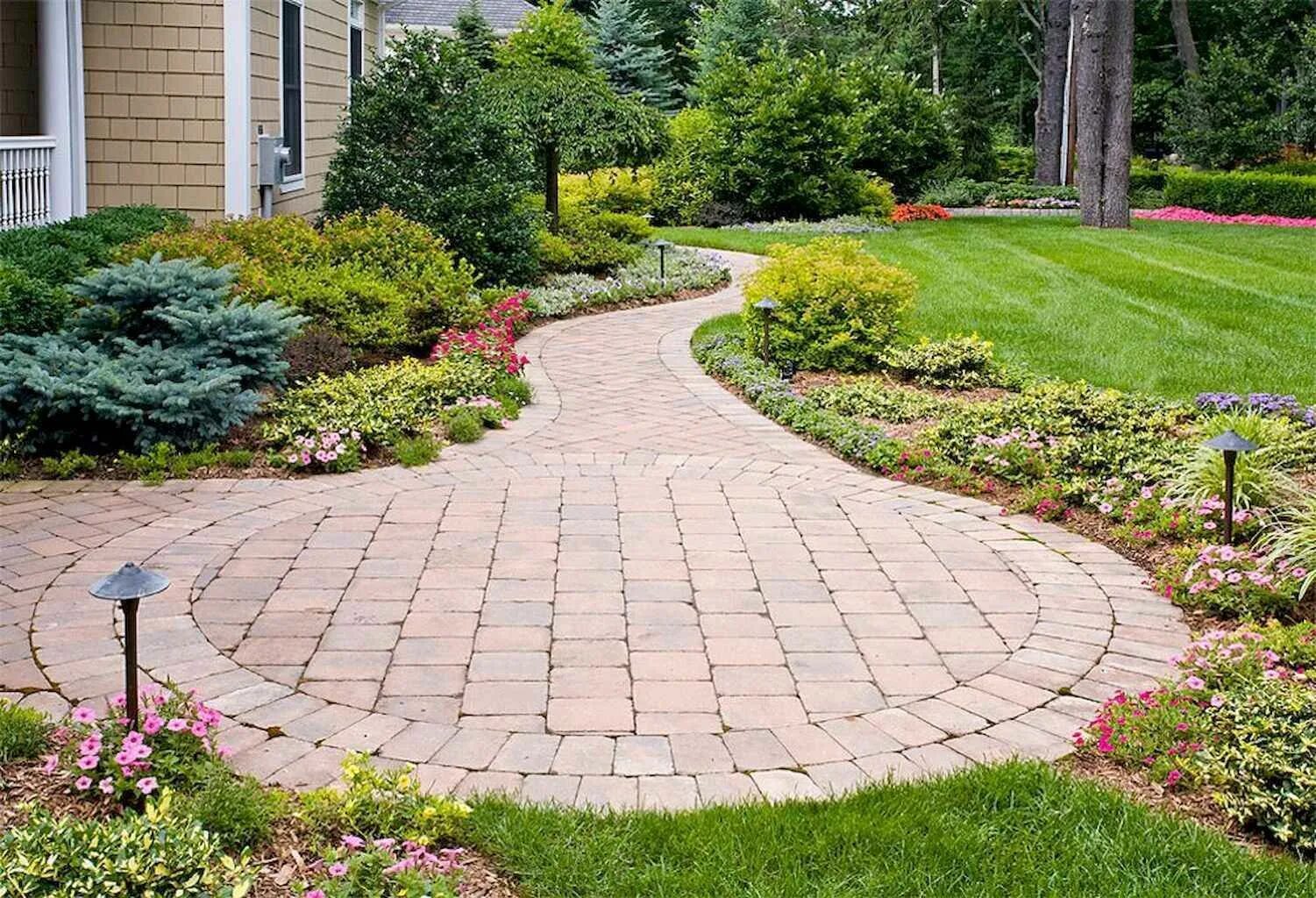 Тротуар сад. Плиточное мощение садовой дорожки. Брусчатка эклипс ландшафт. Тротуар сад. Клинкерная плитка мощение.