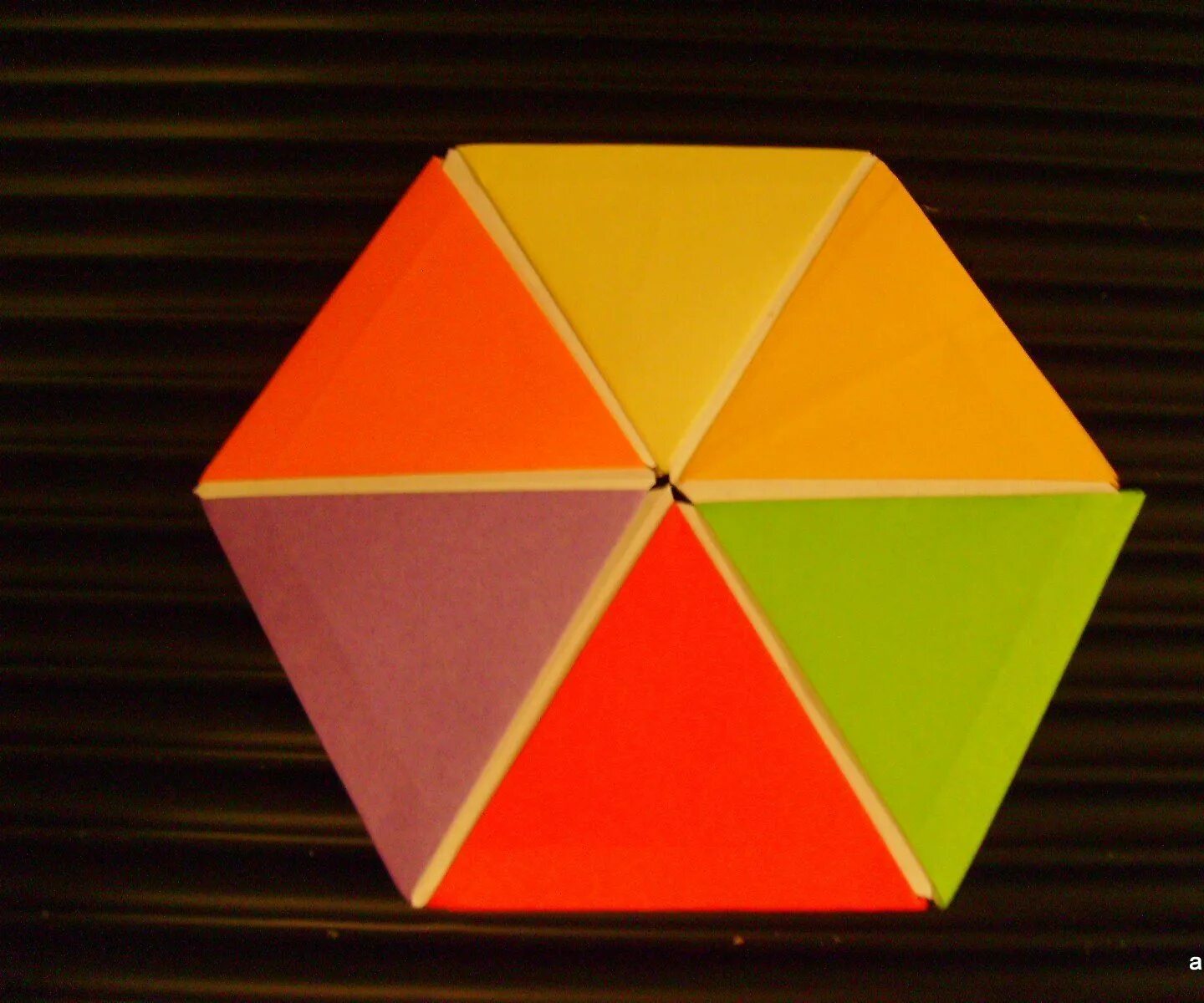 Шестиугольник из бумаги. Гексагон флексагон. Флексагон кубик. Гарднер флексагон. Геометрические игрушки флексагоны и флексоры.