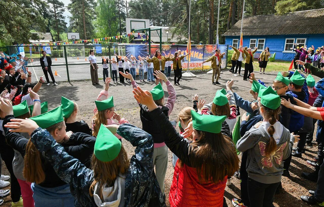 Лагерь 1 июня. Лагерь Спутник Тверь 2022. Лагерь Дружба Тверь 2023. Спутник лагерь лето 2022. Тверь лагерь Спутник 2023.