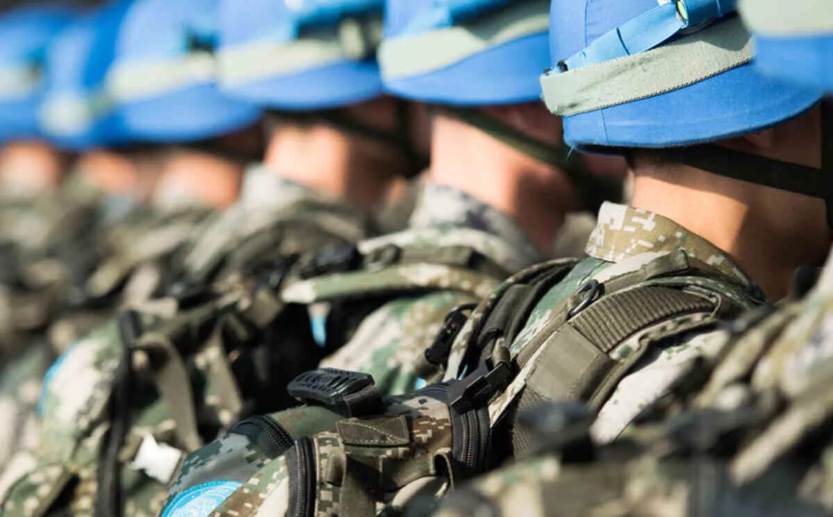 Солдаты оон. Миротворческие войска нато. Армия оон. Миротворцы оон. Как стать миротворцем.