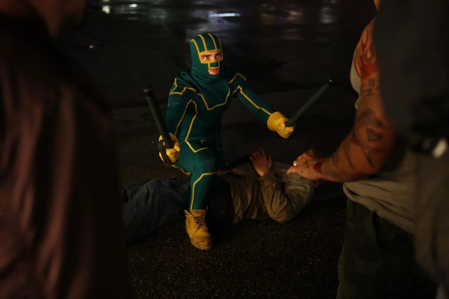 Николас кейдж 2010. Пипец 2010 боевик триллер. Пипец 2010. Хлоя грейс морец пипец 2010. Пипец(2010) kick-ass аарон тейлор-джонсон.