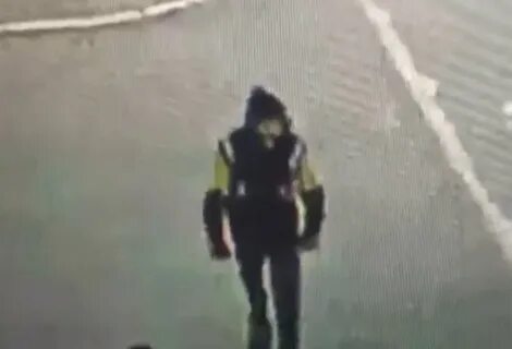 Мужик в абакане напал на прохожих