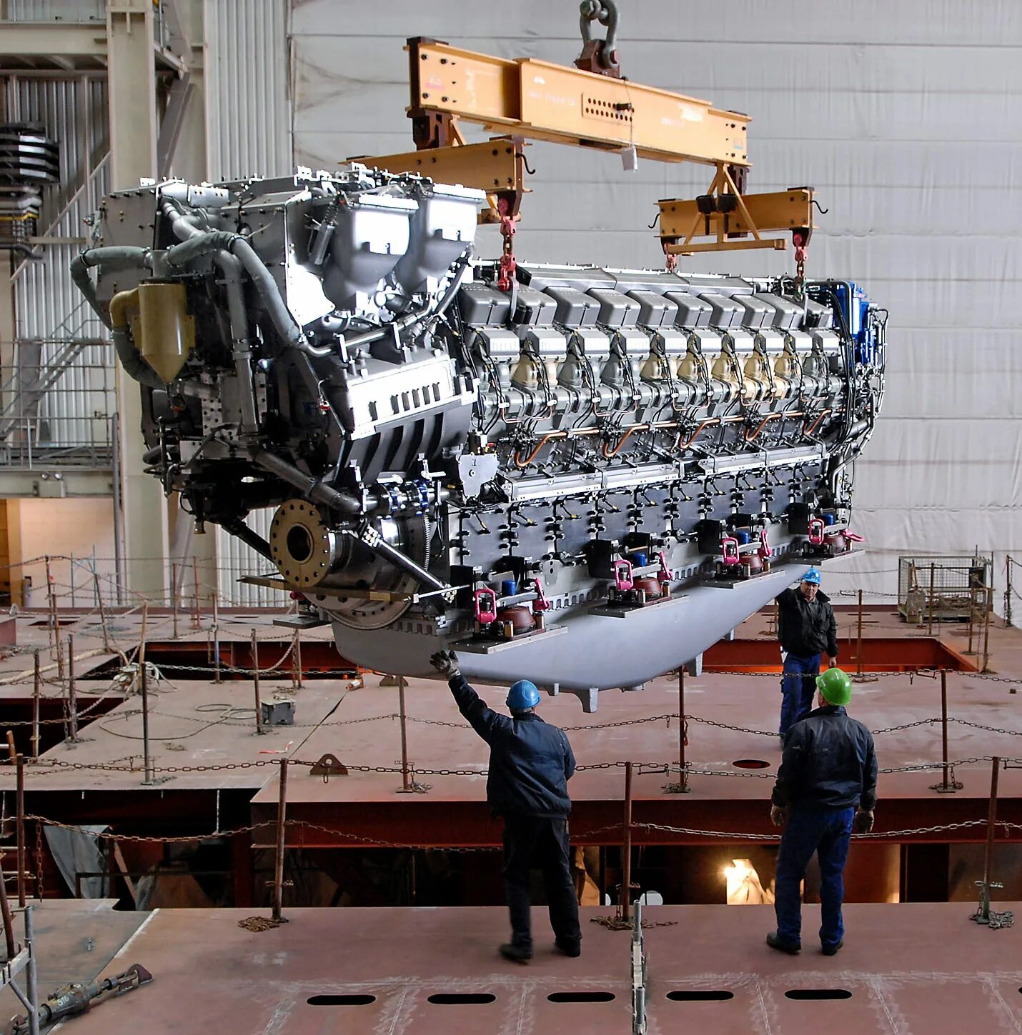 Двигатель с большей мощностью. Wartsila судовые двигатели. двигатель wartsila-sulzer rta96-c. судовой дизель wartsila sulzer rta96. судовой дизель man b w 6l42mc.