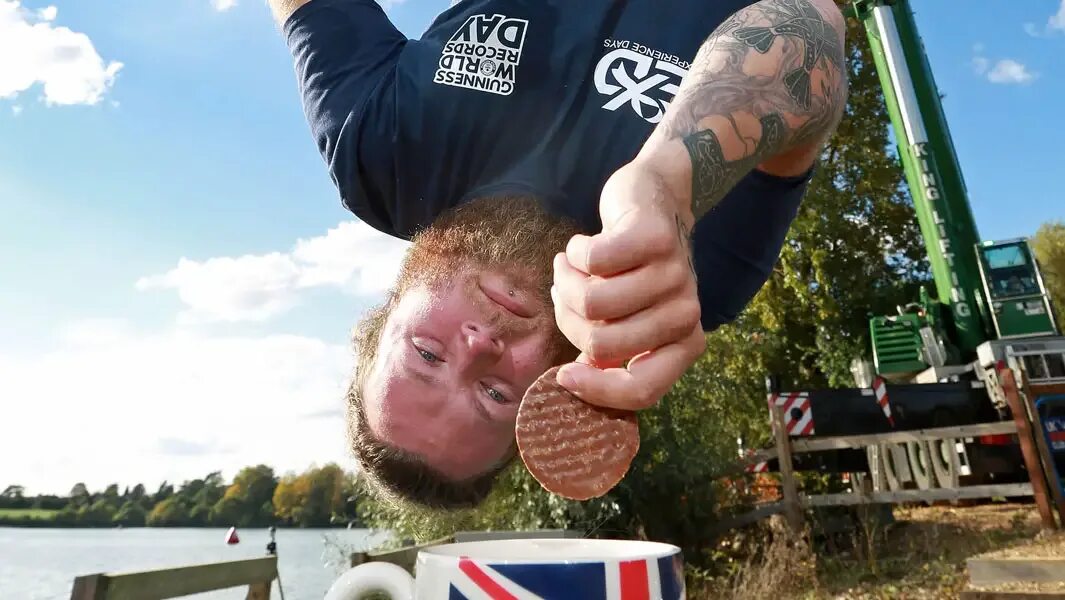 Рекорды гиннесса. Изобретатель сергей дашевский. Дэвид раш книга рекордов. В гиннесса попадет. Саманта рамсделл глубокий.