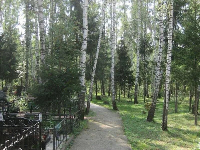 Кладбище колычево домодедовский район. Жеребятьевское кладбище. Середниковское кладбище. Жеребятьевское кладбище. Люблинское кладбище памятники из гранита.