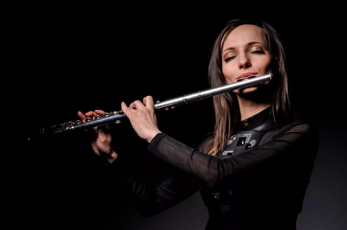 James madison flute. немецкое шоу талантов австралийка играет на флейте. немецкое шоу талантов австралийка играет на флейте. кожаная флейта. ребенок играет на флейте.