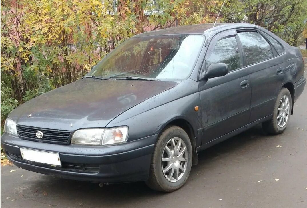 Carina e купить. Toyota Carina серая.