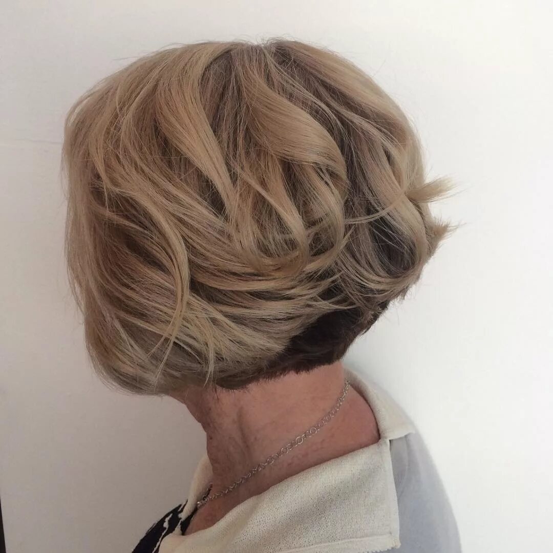 Стрижка боб для женщин 50 лет. Стрижка боб для женщин 50 лет. Градуированный боб 60 лет. Стрижка боб каре для женщин 50+. Стрижка боб для женщин 50 лет.