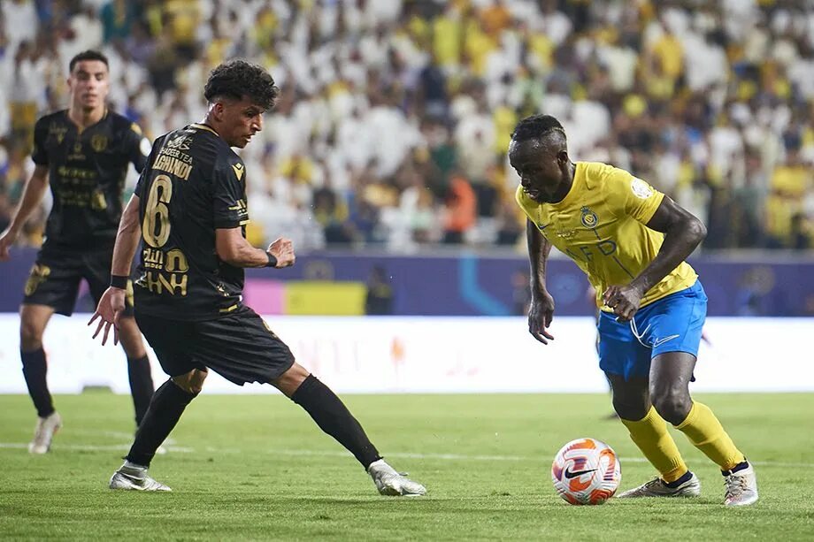 Обзор аль наср аль таи. Садио Мане Аль Наср. Садио Мане фото Аль Наср. Al Nasr vs Liverpool. Мане в футболке Аль Наср.