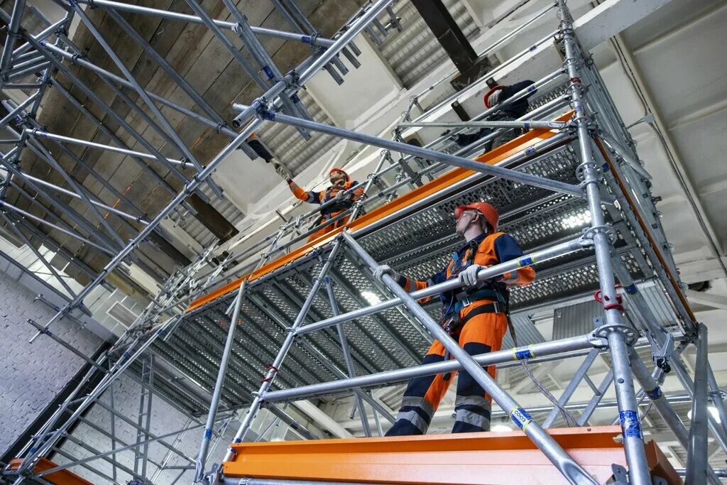 Учебные центры монтажников. Петцль ион. Монтажник волс. Строительный альпинизм. Полати профессиональные строительные леса.