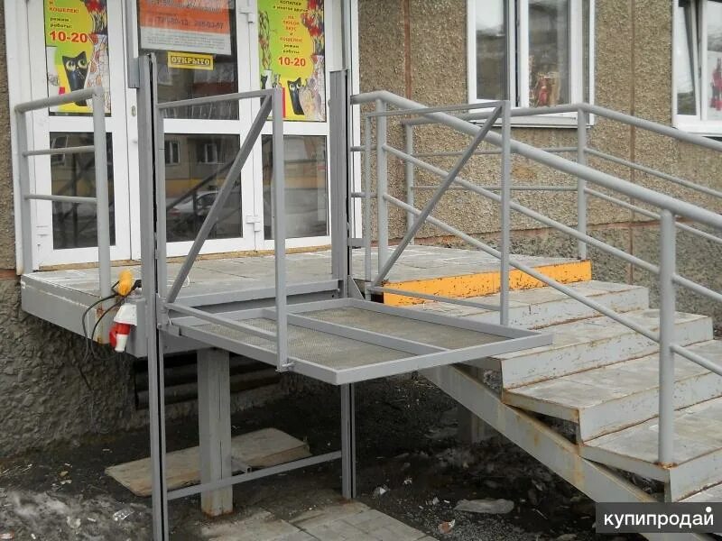 Открытую откидную площадку необходимо