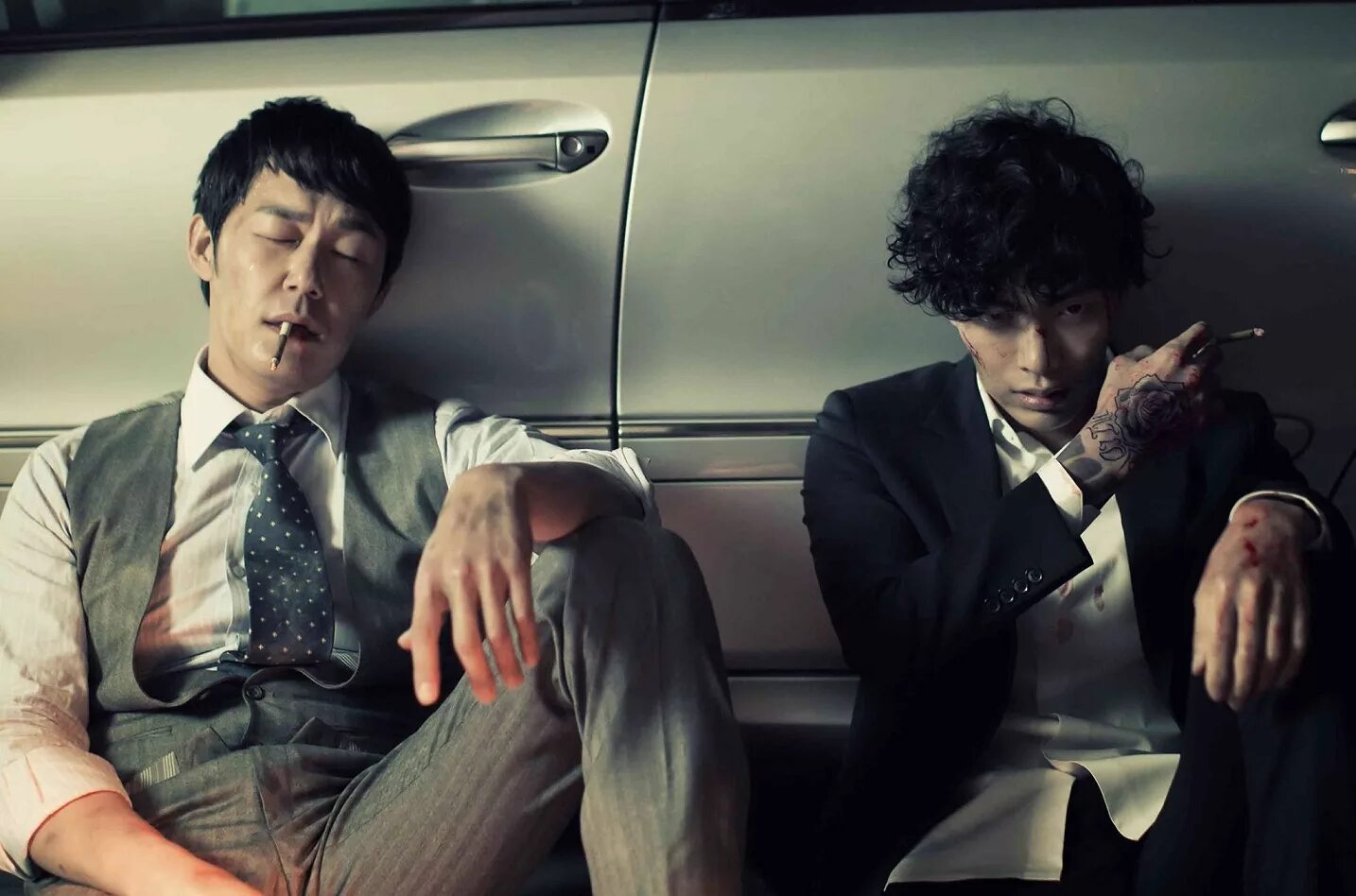 Ун и в е р. Обложка старой книги. Корейский сериал мой любимый учитель. Юн чон ен закон бессонницы. Е001ун61.