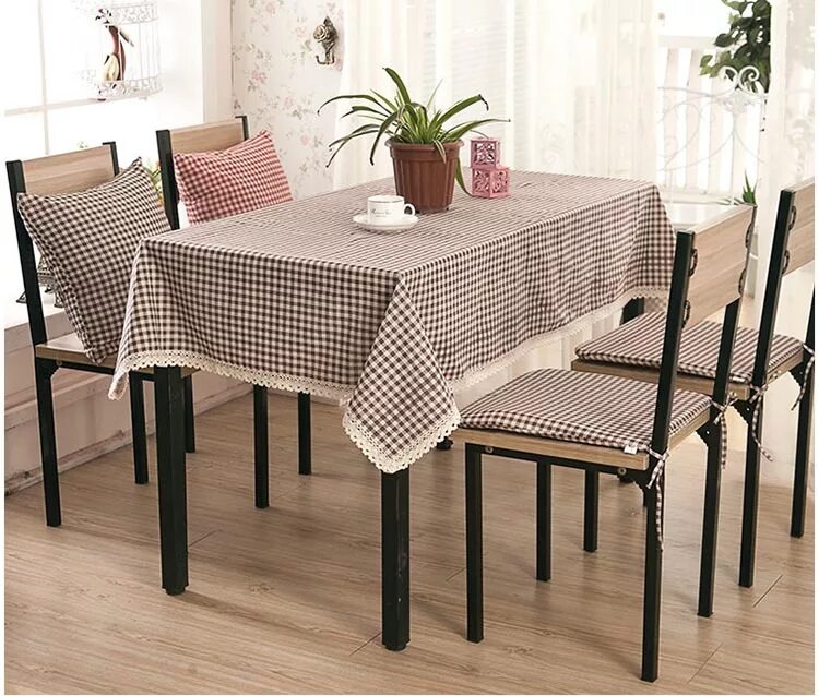 обеденный стол со скатертью. скатерть пвх 137*137см с каймой pw1025a, ск0065-07. скатерть на стол для кухни. декор кухонного стола. скатерть пвх 120*152см с каймой кт215 "jewel" (ск0059-07).
